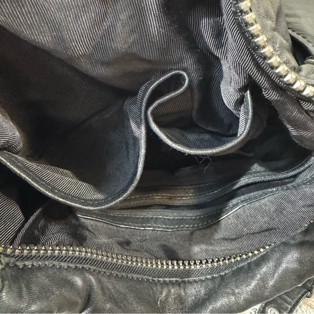 Cynthia Rowley Large Black Leather Slouchy Shoulder Bag with Quilted Zip Detail - Picture 3 of 14